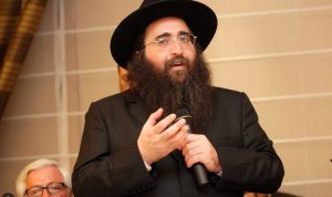 Iranian receives Israeli rabbis Viral Video Twitter
